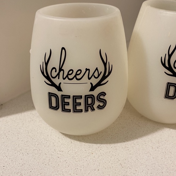 Silicone Stemless Wine Glasses - Picture 2 of 4